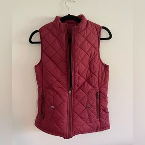 Red vest with zipper pocket